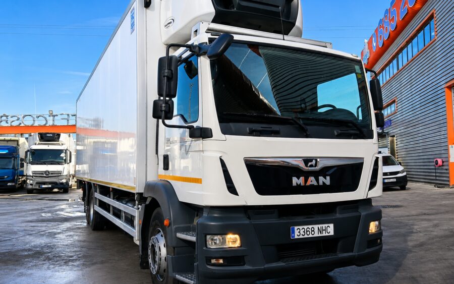 TGM 26.320 6X2-4 BL EURO 6 FRC
