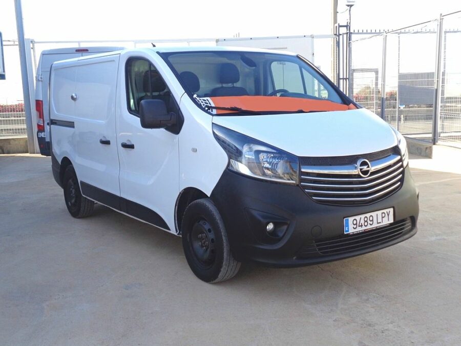 VIVARO F2700 L1H1 90 E5 ETIQUETA B