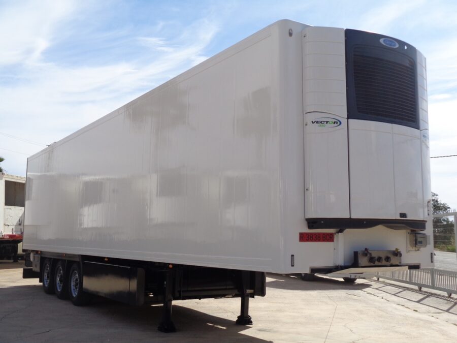 SEMIRREMOLQUE FRIGORIFICO FRC, EQUIPO DE FRIO CARRIER VECTOR 1550, CARROCERIA SOR IBERICA CON MEDIDAS INTERIORES: 13.35 X 2.47 X 2.70, VOLUMEN 89 M/3, MMA 37.000 KG, CARGA UTIL 28.600 KG, SUSPENSION NEUMATICA, EQUIPADO CON EBS, INST. ELEC. BLINDADA, PORTAPALETS. SEMIRREMOLQUE FRIGORIFICO FRC, EQUIPO DE FRIO CARRIER VECTOR 1550, CARROCERIA SOR IBERICA CON MEDIDAS INTERIORES: 13.35 X 2.47 X 2.70, VOLUMEN 89 M/3, MMA 37.000 KG, CARGA UTIL 28.600 KG, SUSPENSION NEUMATICA, EQUIPADO CON EBS, INST. ELEC. BLINDADA, PORTAPALETS.